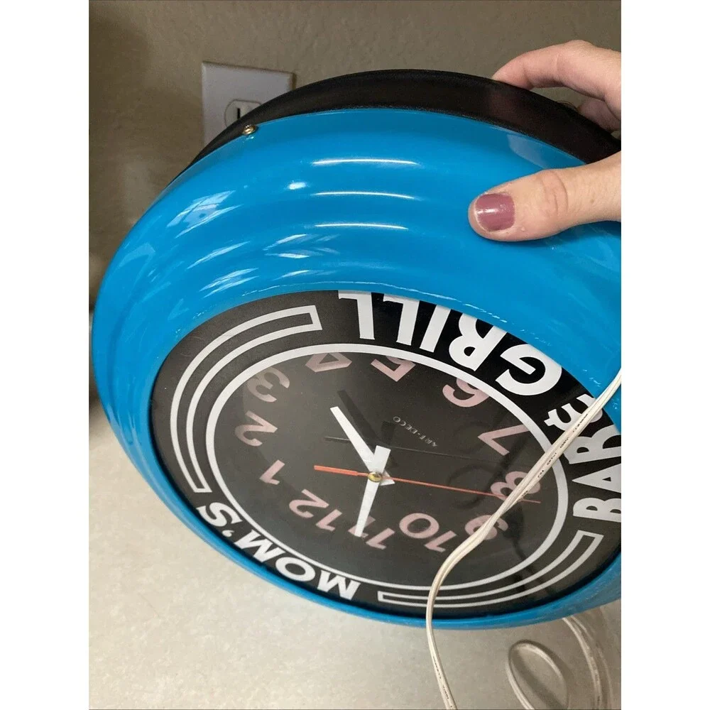 Vintage Mom Bar And Grill Light Clock 14